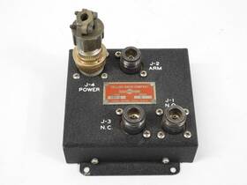 Collins 68u-1 Vintage Military Radio Component Power Plug Sn 9 Looks Great