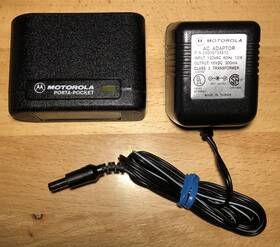 Ntn5563a Motorola Porta Pocket Charger For Saber / Astro Free Shipping